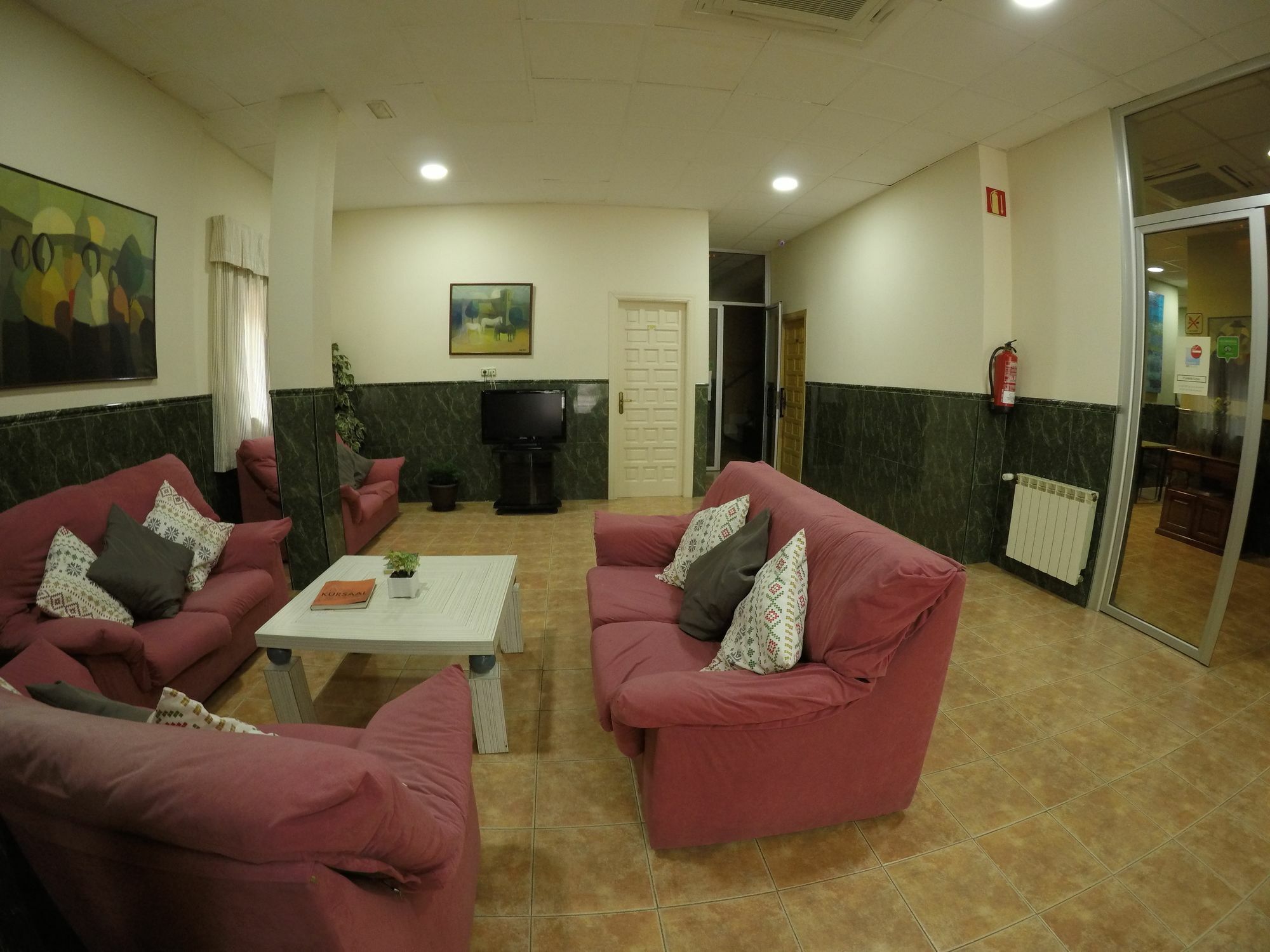 Hostal La Casa De Enfrente Málaga Exterior foto